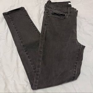 Levi’s stretch slimming skinny jeans size 28